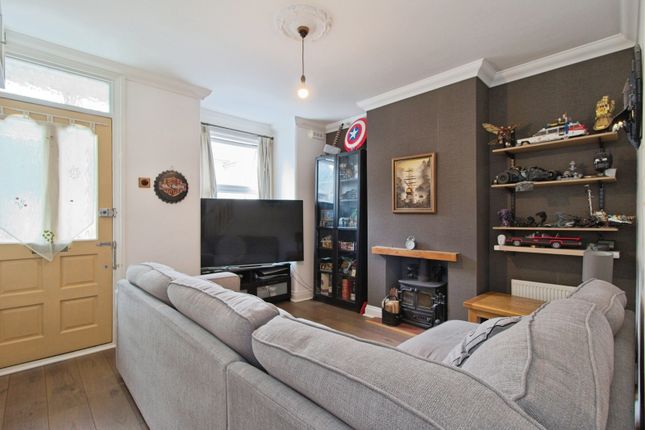 51, Tredegar Road, Dartford photo 2