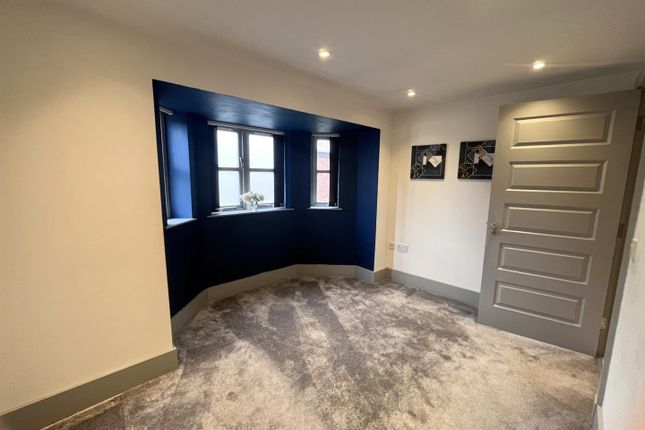 Flat 7, Outwood House, Griffin Farm Drive, Cheadle photo 5
