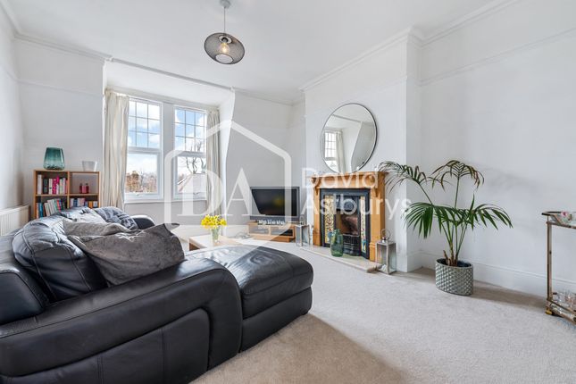 Thumbnail Flat to rent in Fairfield Road, Crouch End, London