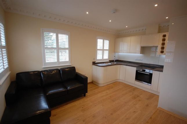 6 Charlie Place, 28, Castle Crescent, Reading photo 2