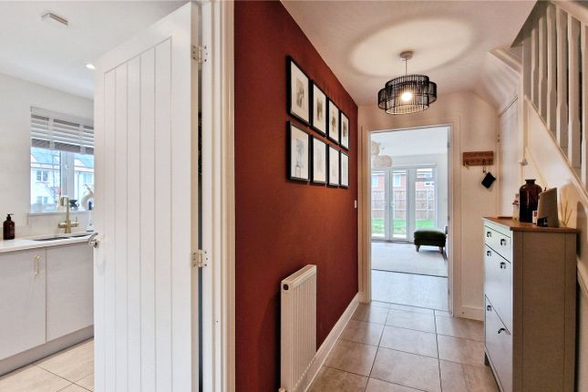 22, Sumner Chase, Bracknell photo 2