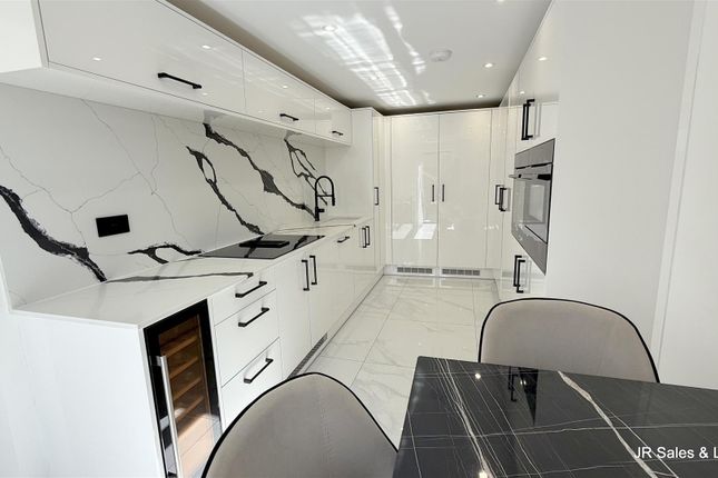 12, Cony Close, Cheshunt photo 4