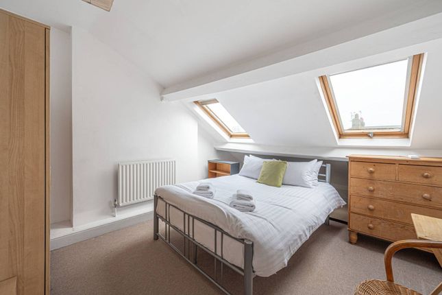 Flat for sale in Birchington Road, Kilburn, London