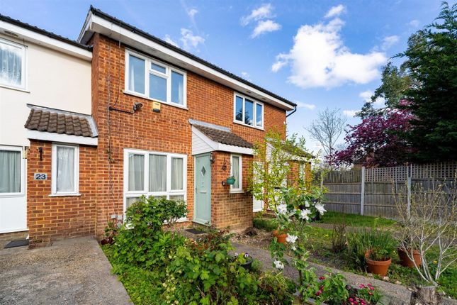 2-bed house on 25, Meryfield Close, Borehamwood, £390,000