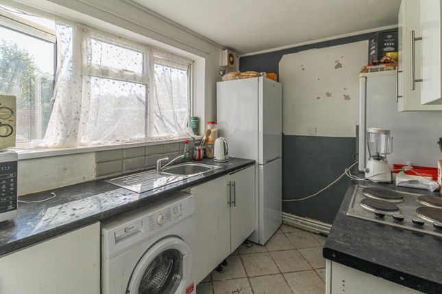 134, Blyth Avenue, Shoeburyness photo 3