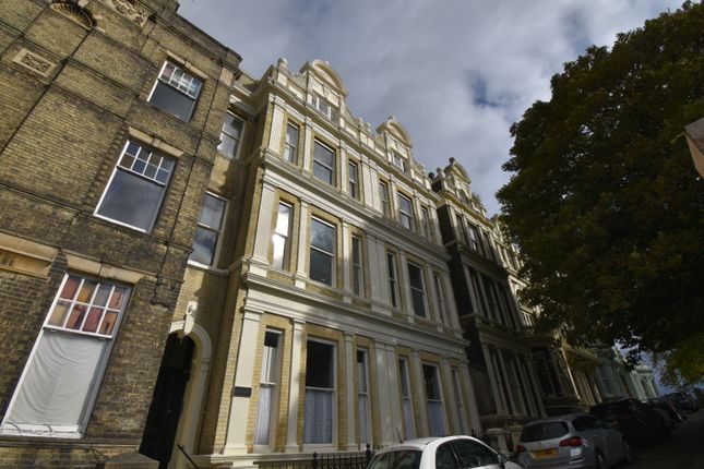 Thumbnail Flat to rent in Castle Hill, Rochester