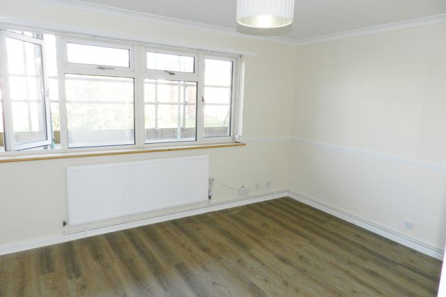 Macers Lane, Wormley photo 5