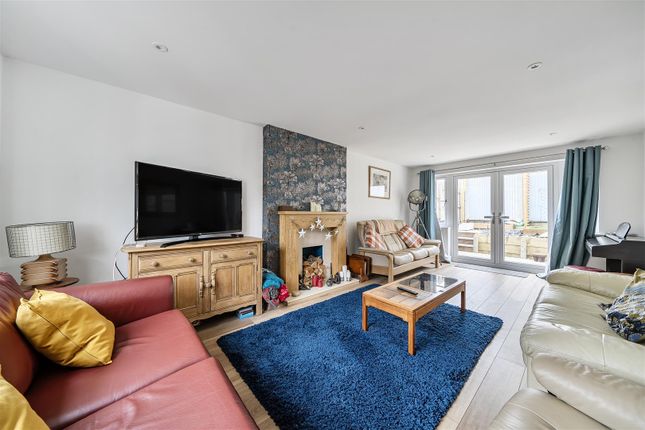 2, Anvil Close, Weymouth photo 2