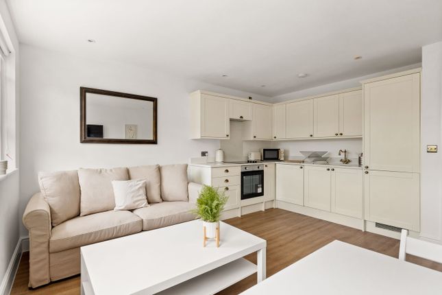 Flat 4, The Bayle, Folkestone photo 2