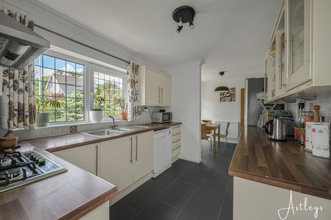 16 The Paddock, Swansea photo 4