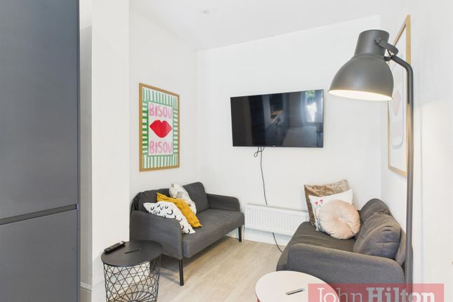 Roundhill Crescent, Brighton photo 3