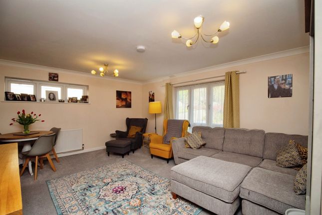 Flat for sale in Buxton Road, Weymouth