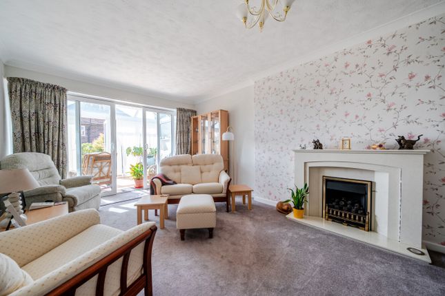72, Courtmount Grove, Portsmouth photo 2