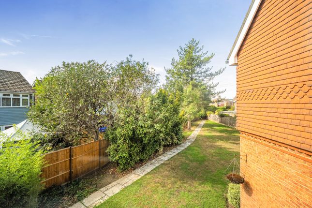 Apartment 4, Braybrook,, Finchampstead Road, Berkshire photo 4