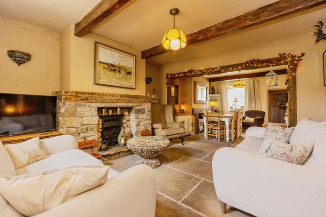 2, Hadfields Avenue, Hollingworth photo 2