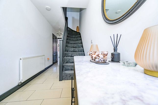 10, Rockfield Drive, Luton photo 3