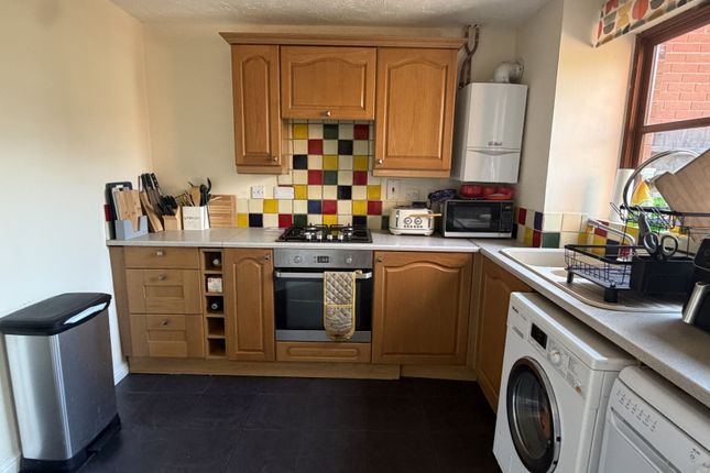 35, Mowbray Avenue, Stonehills, Tewkesbury photo 3