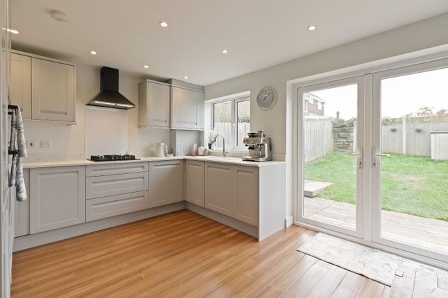 11, Pengeston Road, Sheffield photo 4