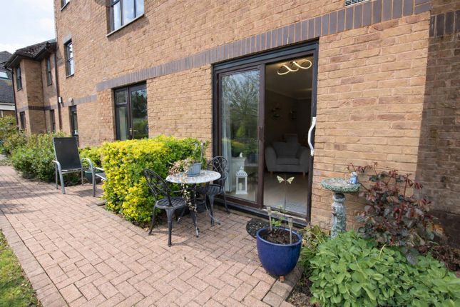 6 Cavendish Court, 15 Holmwood Gardens, Wallington photo 2
