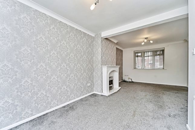 61, Birchfield Way, West Midlands photo 2
