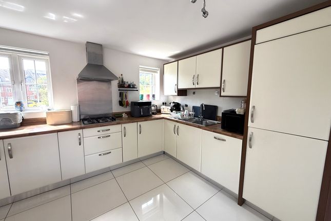 88, EXETER photo 2