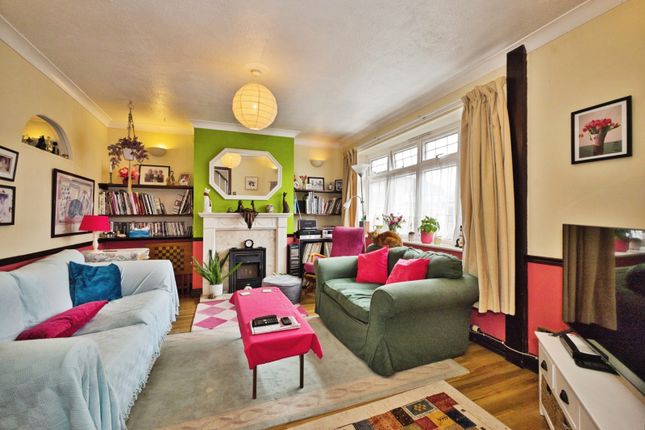 8, Christopher Way, Somerset photo 3