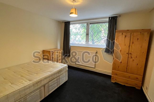34 Goldman Close, Goldman Close, London photo 5