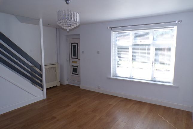 8, Squirrel Close, Cannock photo 2