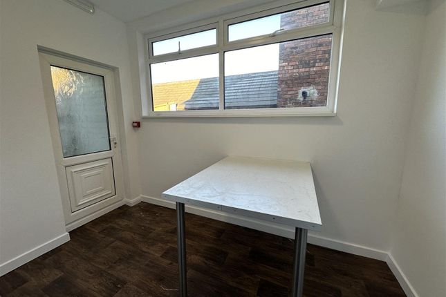 Room 6, 66, Victoria Street, Mansfield photo 5