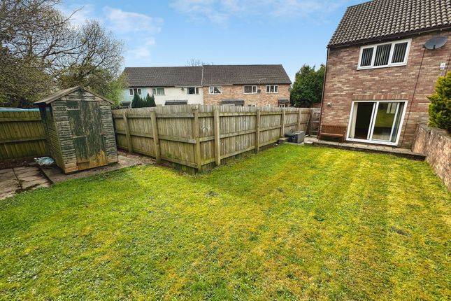 59 Davis Avenue, Bridgend photo 4