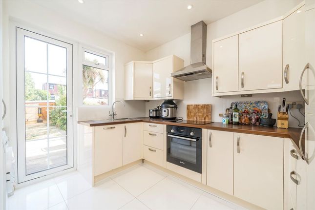 173, Syon Lane, Isleworth photo 4