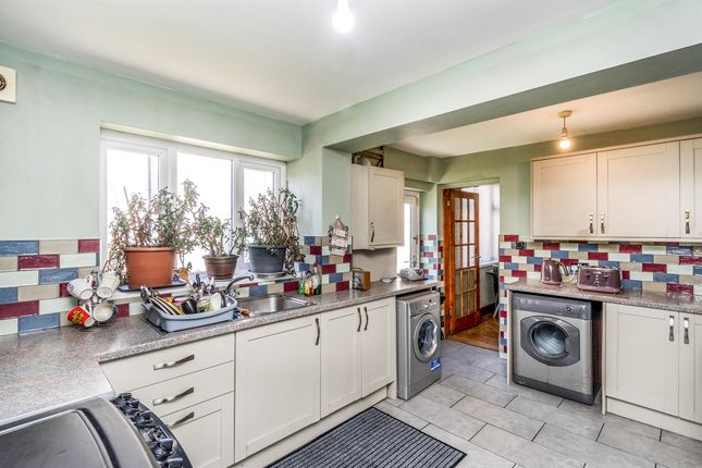47, Woodfield Avenue, Wolverhampton photo 4