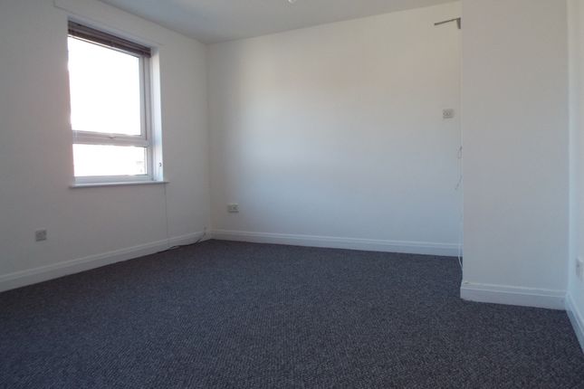 Flat 1, 37-39, Market Place, UTTOXETER photo 4