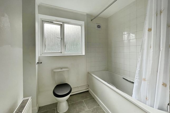 Flat 3 Seymour Court, Monmouth Road, Yeovil photo 3