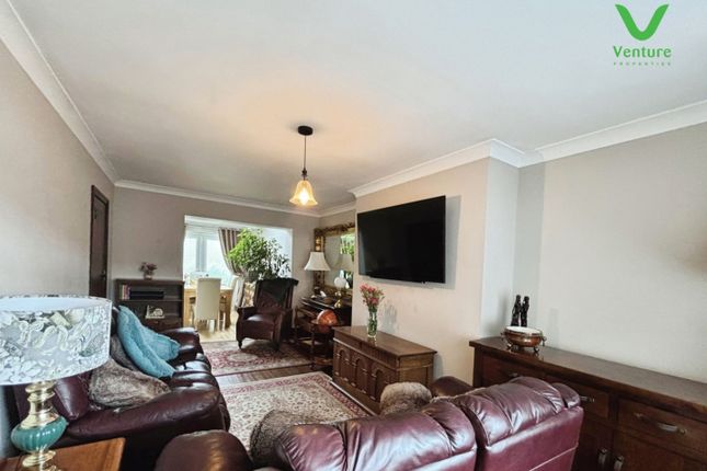 3, Hawes Crescent, Crook photo 4