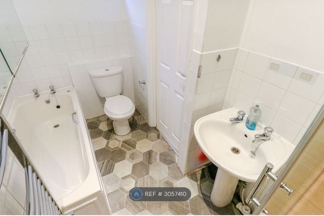 A Turners Hill, Cheshunt, Waltham Cross photo 4