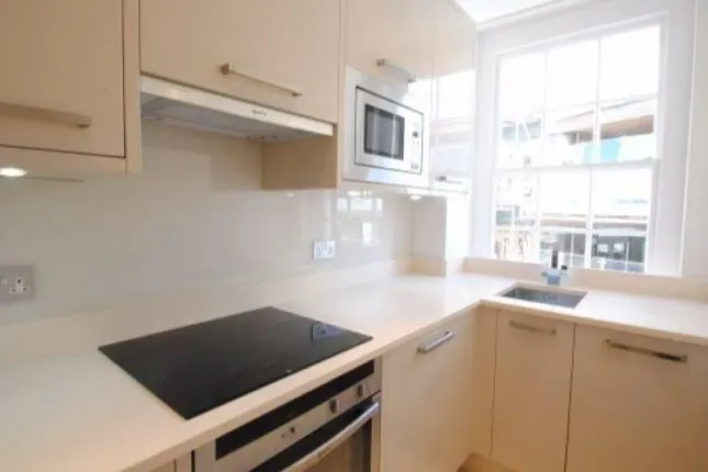 Forset Court, London photo 4