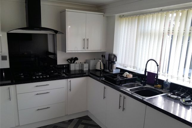 10, Ladeler Grove, West Midlands photo 3