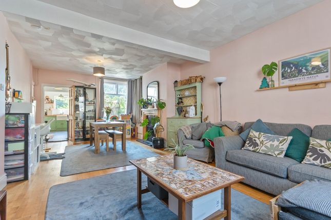 10 George Street, Newport photo 3
