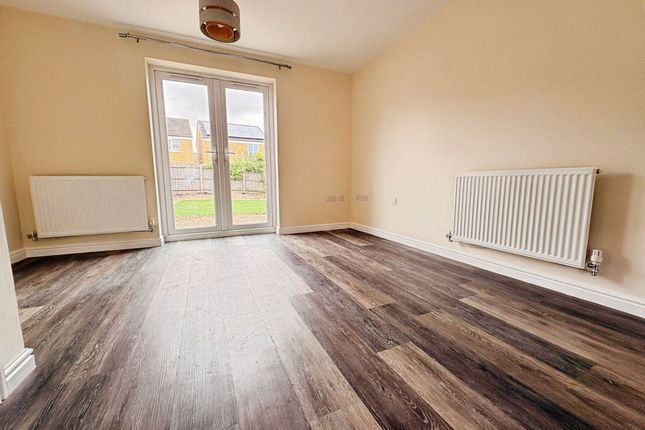 24, Clos Y Coed Castan, Bridgend photo 3