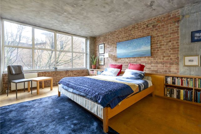 Flat for sale in Warner Street, London