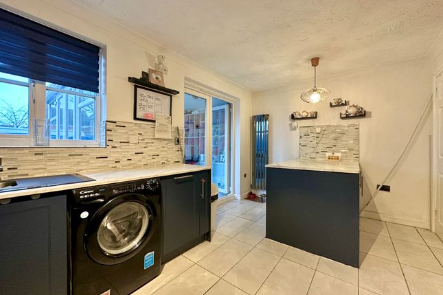 5, Lowestoft Road, Great Yarmouth photo 4