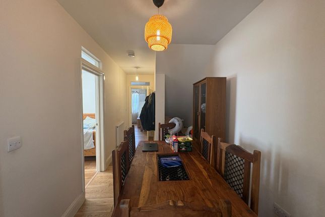 GFF, 27b, Nags Head Hill, Bristol photo 5