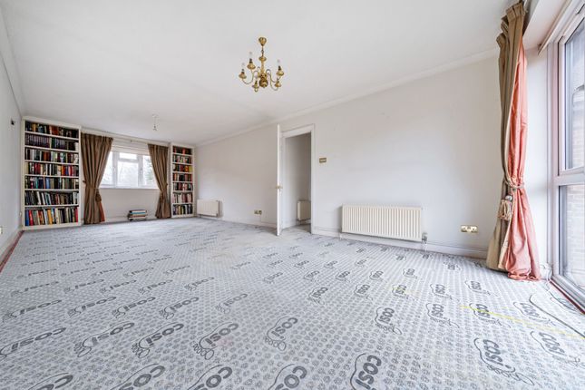 23 Tudor Close, Chichester photo 3