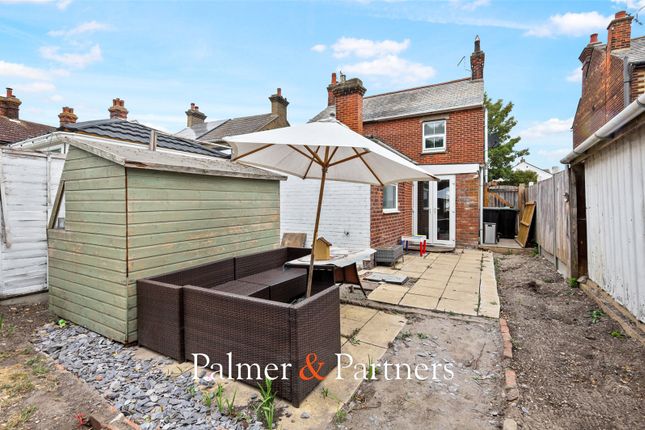 311, Harwich Road, Essex photo 4