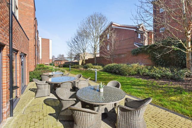 42 Lionheart Court, Sewardstone Road, Waltham Abbey photo 3