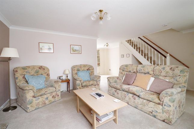 3-bed detached on 11, Elmbourne Drive, Belvedere, £475,000
