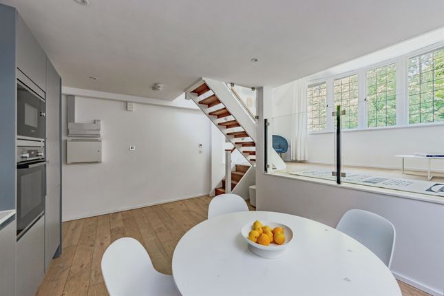 Flat 9, Greystone Court, 229, London Road North, Redhill photo 4
