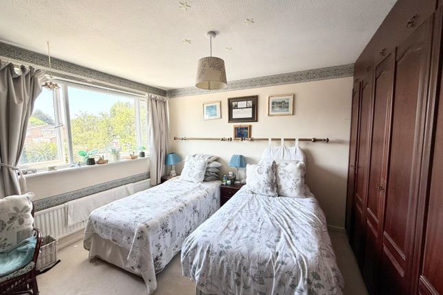 73, The Gower, Egham photo 5