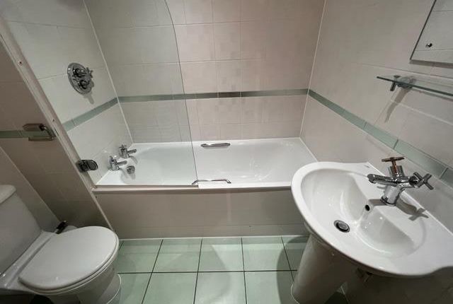 brh, 27 Staten nCourt, 84 Tradewind Square, Liverpool photo 5